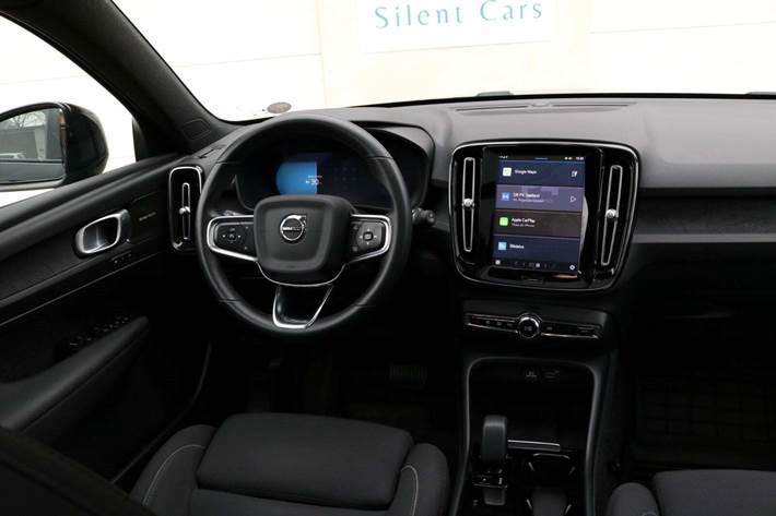 Sort Volvo XC40 fra 2023