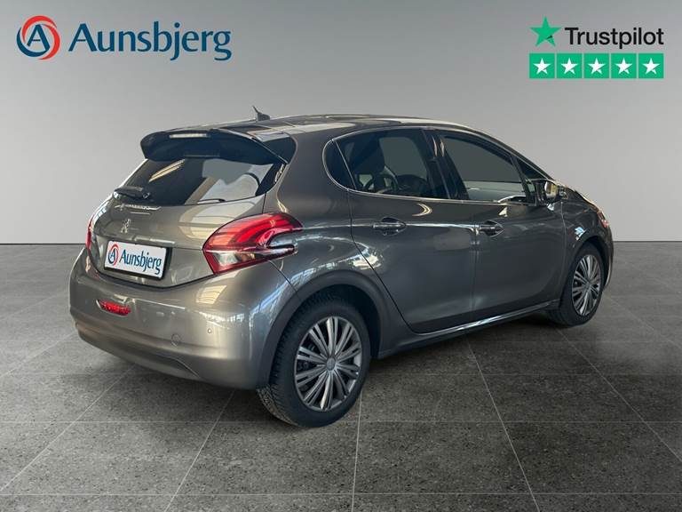 Peugeot 208 1,5 BlueHDi 100 Privé