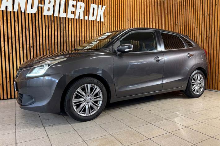 Grå Suzuki Baleno fra 2016