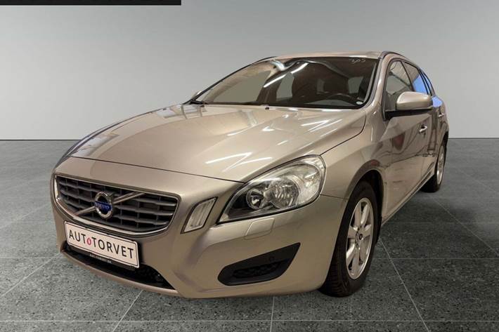 Orange Volvo V60 fra 2012 set udefra