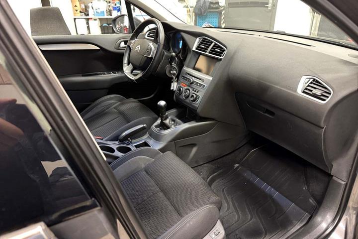 Grå Citroën C4 fra 2018