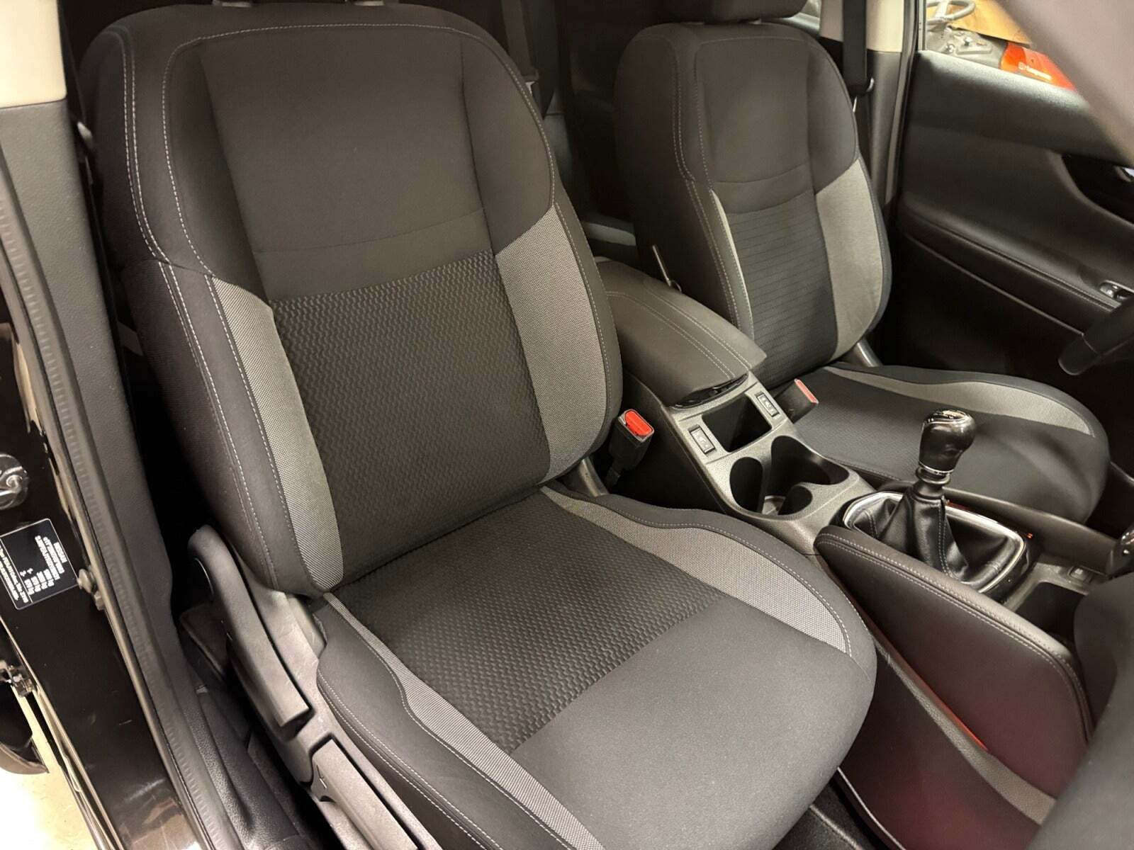 Sort Nissan Qashqai fra 2018