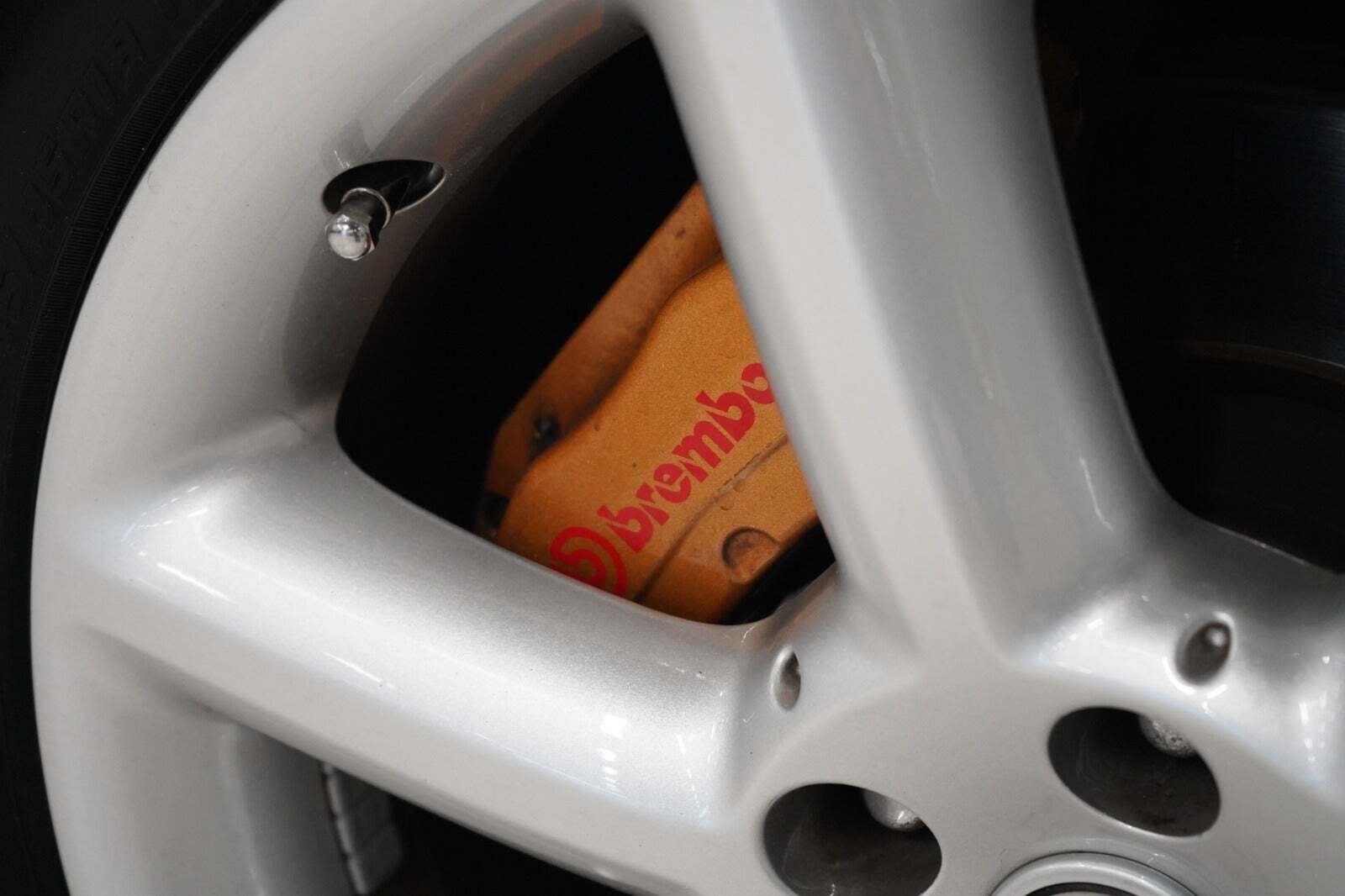 Sølv Nissan 350Z fra 2004