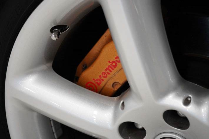 Sølv Nissan 350Z fra 2004