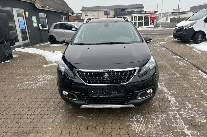 Sort Peugeot 2008 fra 2018