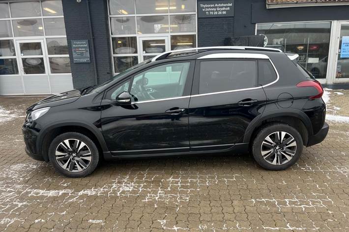 Sort Peugeot 2008 fra 2018