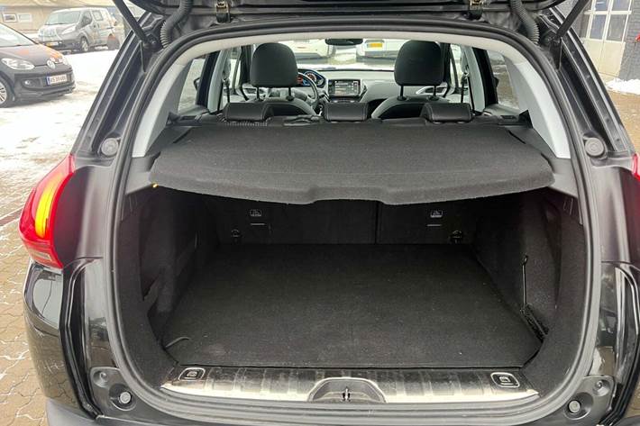 Sort Peugeot 2008 fra 2018