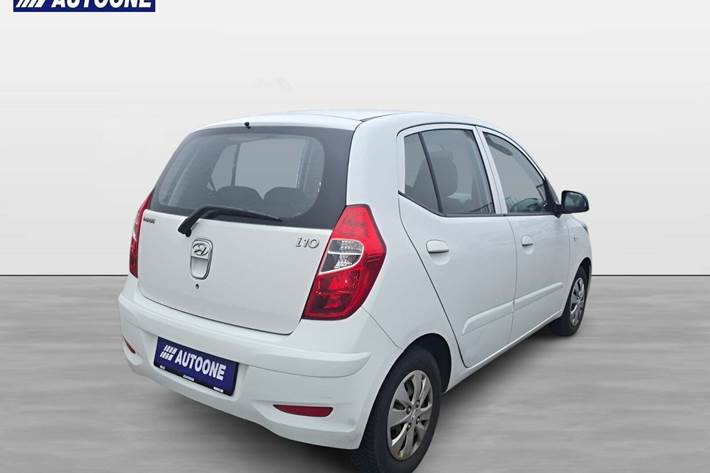 Hvid Hyundai i10 fra 2013