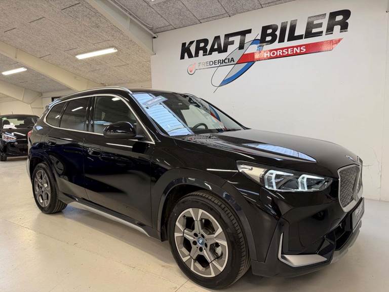 BMW iX1 eDrive20 X-Line