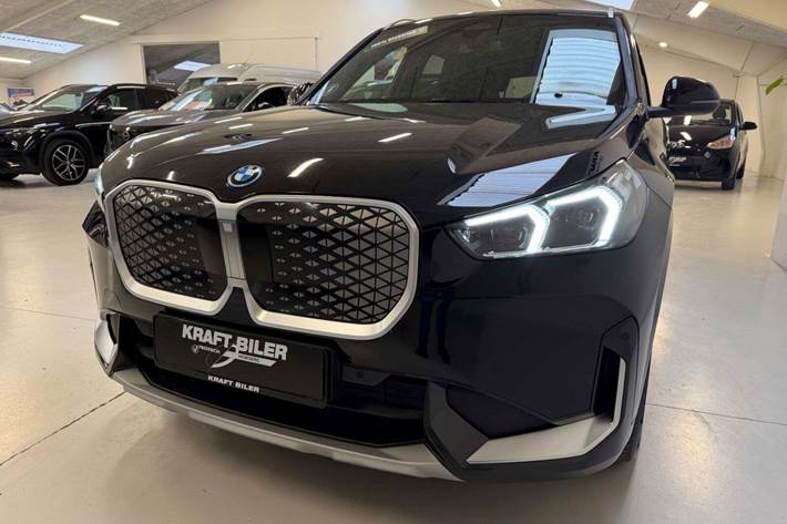 Sort BMW iX1 fra 2024