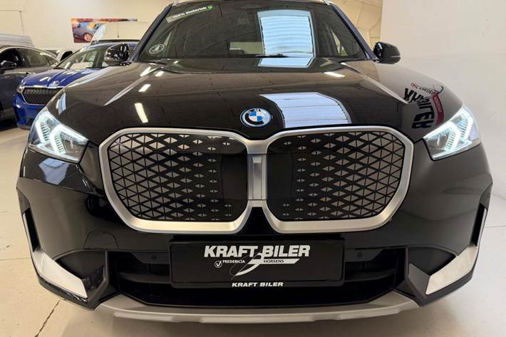 Sort BMW iX1 fra 2024