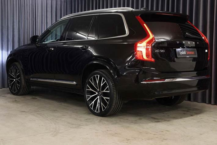 Sort Volvo XC90 fra 2023