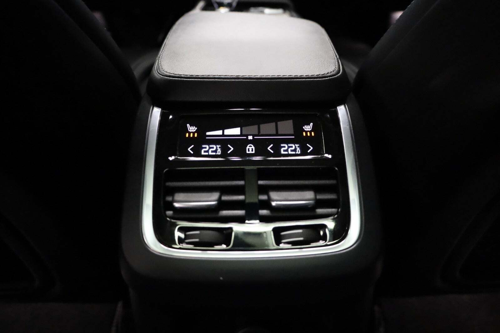 Sort Volvo XC90 fra 2023