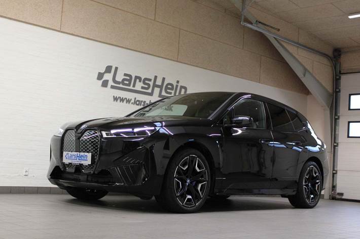 Sort BMW iX fra 2024
