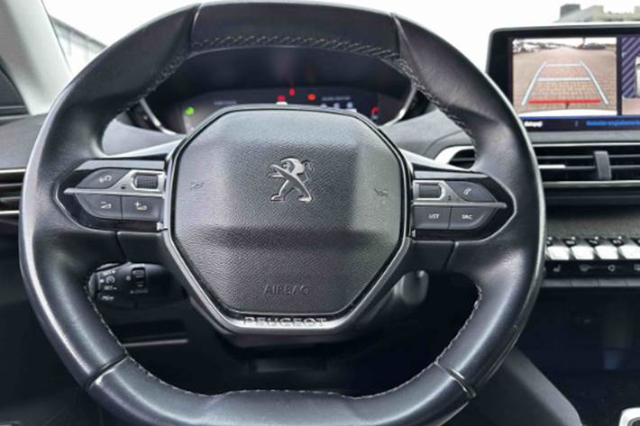 Hvid Peugeot 5008 fra 2021