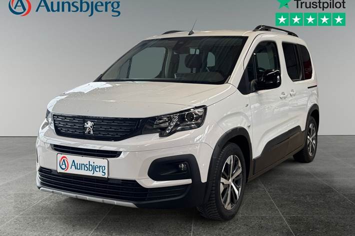 Hvid Peugeot e-Rifter fra 2022 set udefra