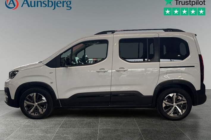 Hvid Peugeot e-Rifter fra 2022