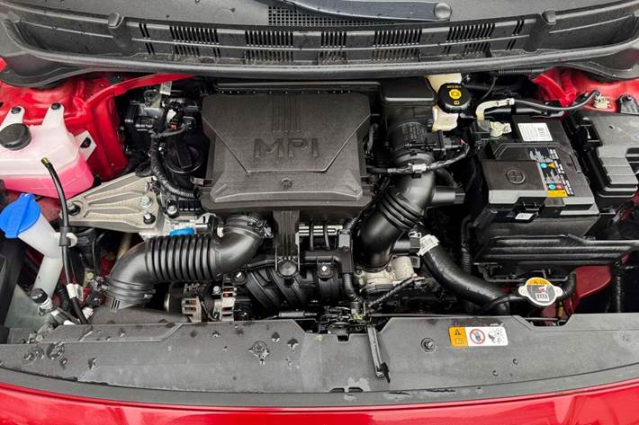 Rød Hyundai i10 fra 2023