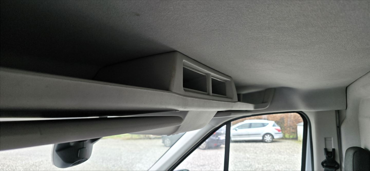 Hvid Ford Transit fra 2017