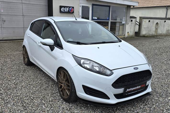Hvid Ford Fiesta fra 2016