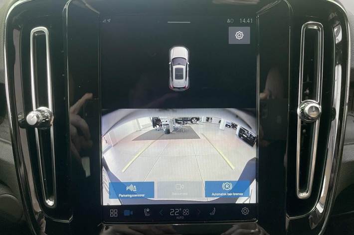 Hvid Volvo XC40 fra 2024