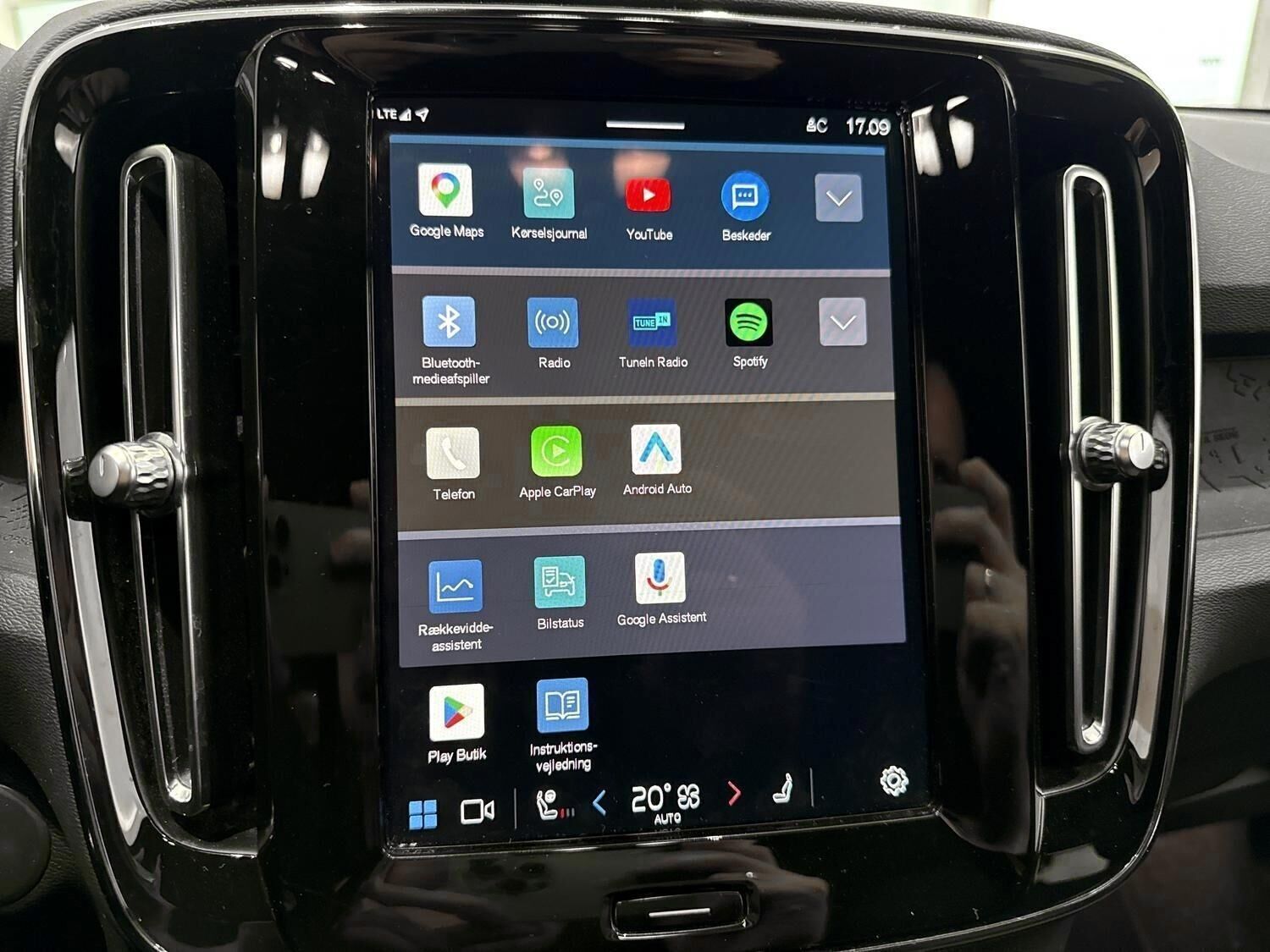 Grøn Volvo XC40 fra 2022