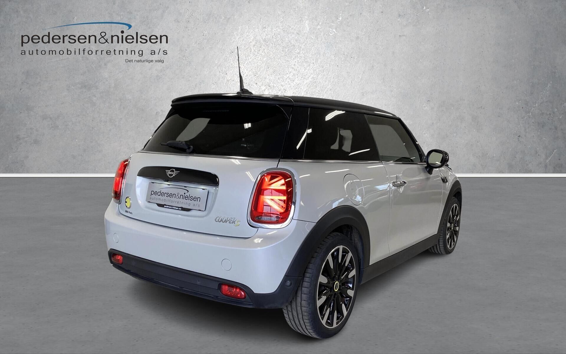 Mini Cooper E EL Favoured Trim Option Level M 184HK 3d Aut.