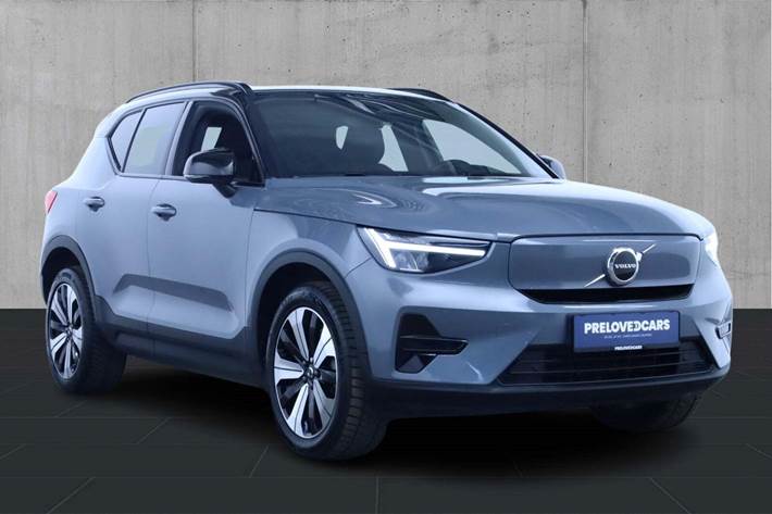 Grå Volvo XC40 fra 2022