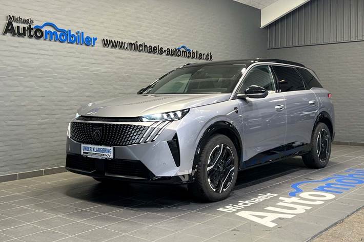 Grå Peugeot e-5008 fra 2025