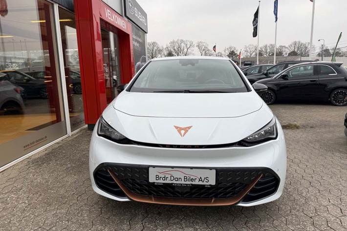 Hvid Cupra Born fra 2025