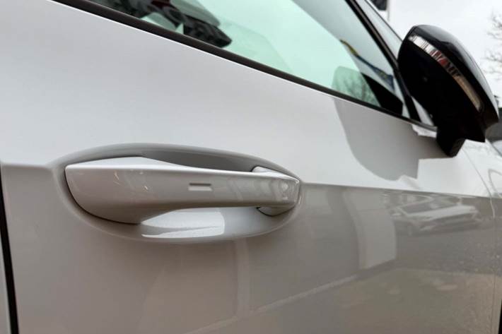 Hvid Cupra Born fra 2025