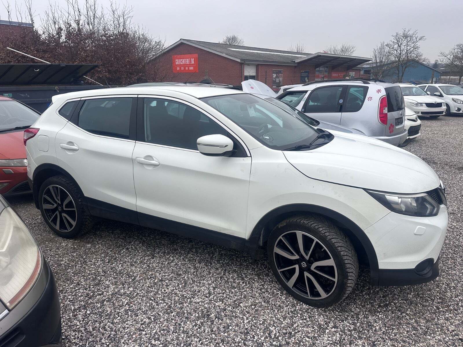 Bronze Nissan Qashqai fra 2014