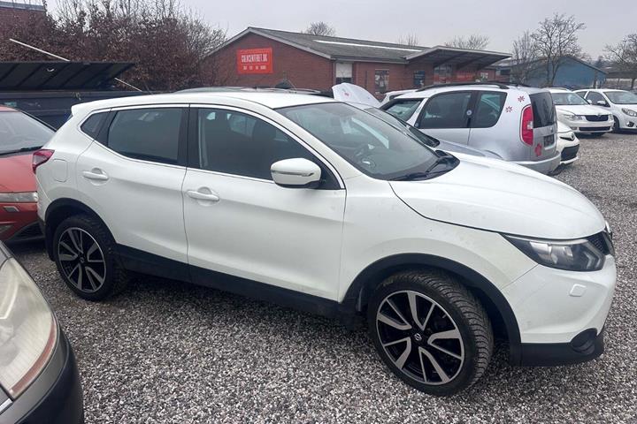 Bronze Nissan Qashqai fra 2014