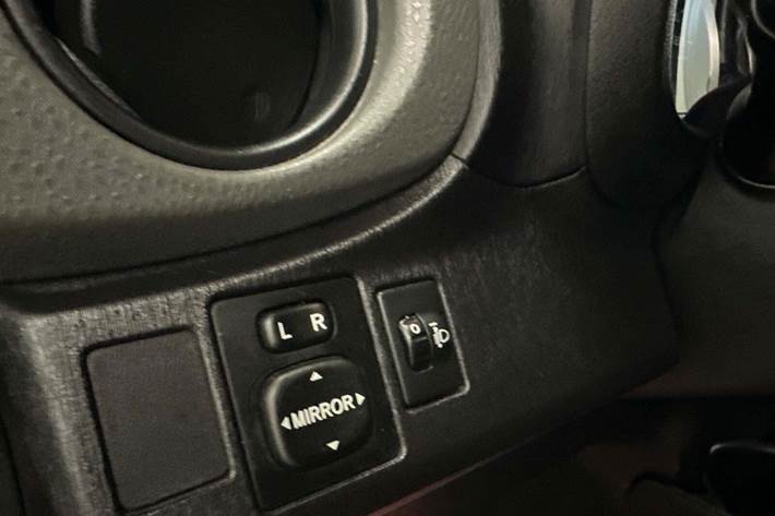 Sort Toyota Yaris fra 2013