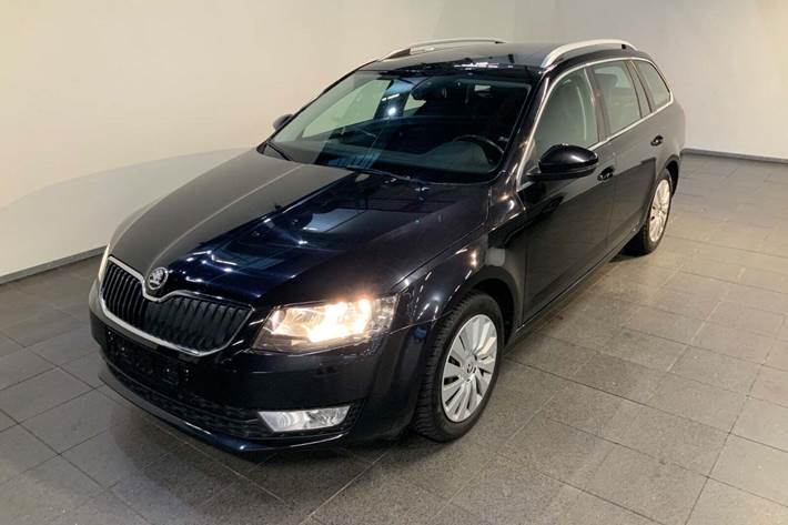 Sort Skoda Octavia fra 2015