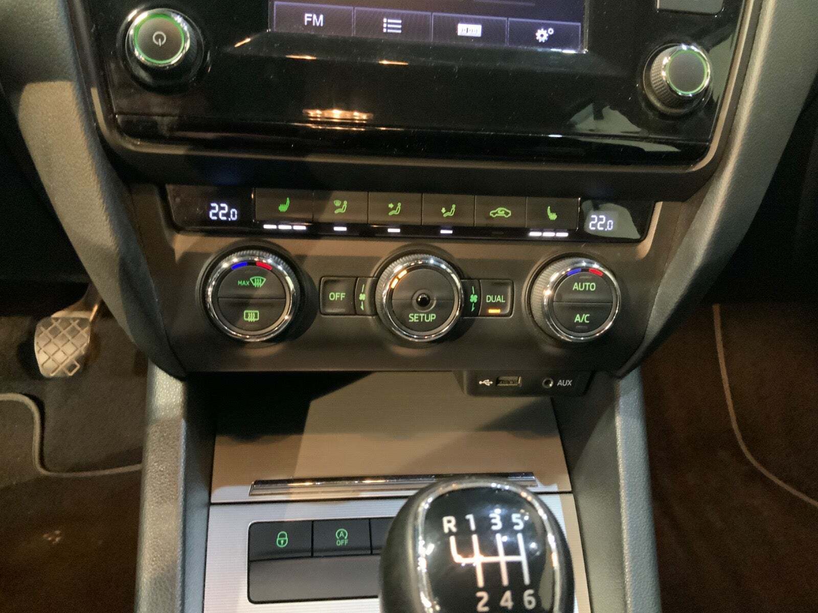 Sort Skoda Octavia fra 2015