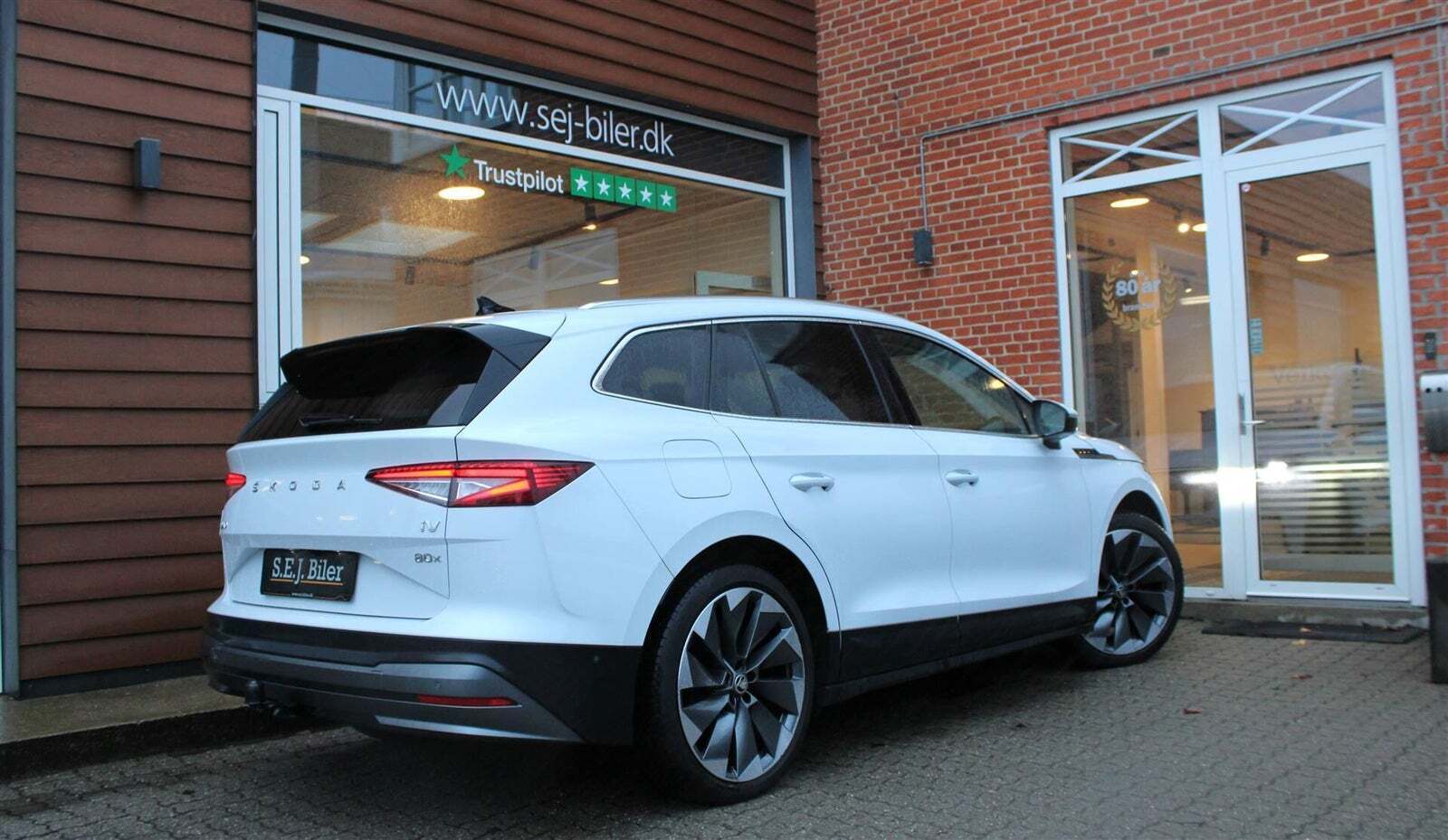 Hvid Skoda Enyaq fra 2022