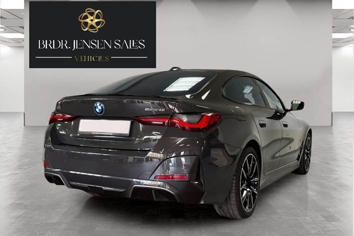 Grå BMW i4 fra 2023