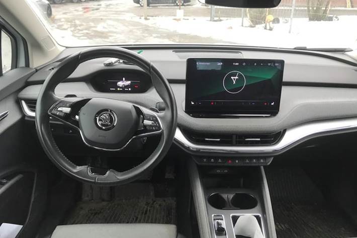 Hvid Skoda Enyaq fra 2022