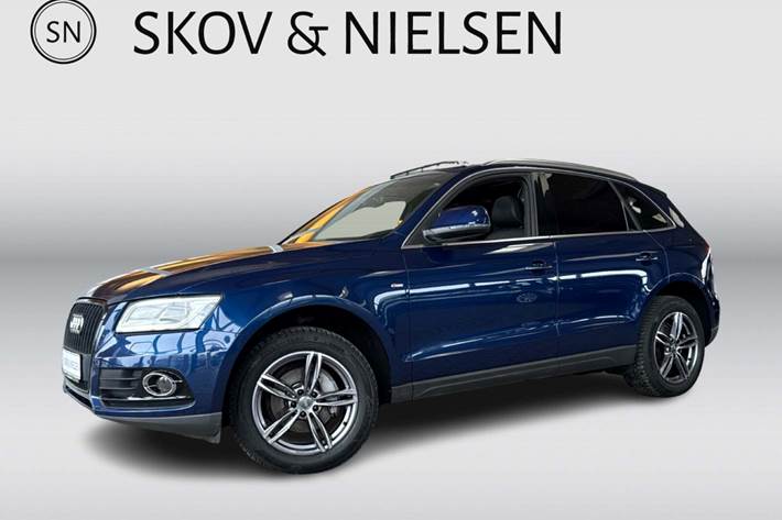 Blå Audi Q5 fra 2013 set udefra