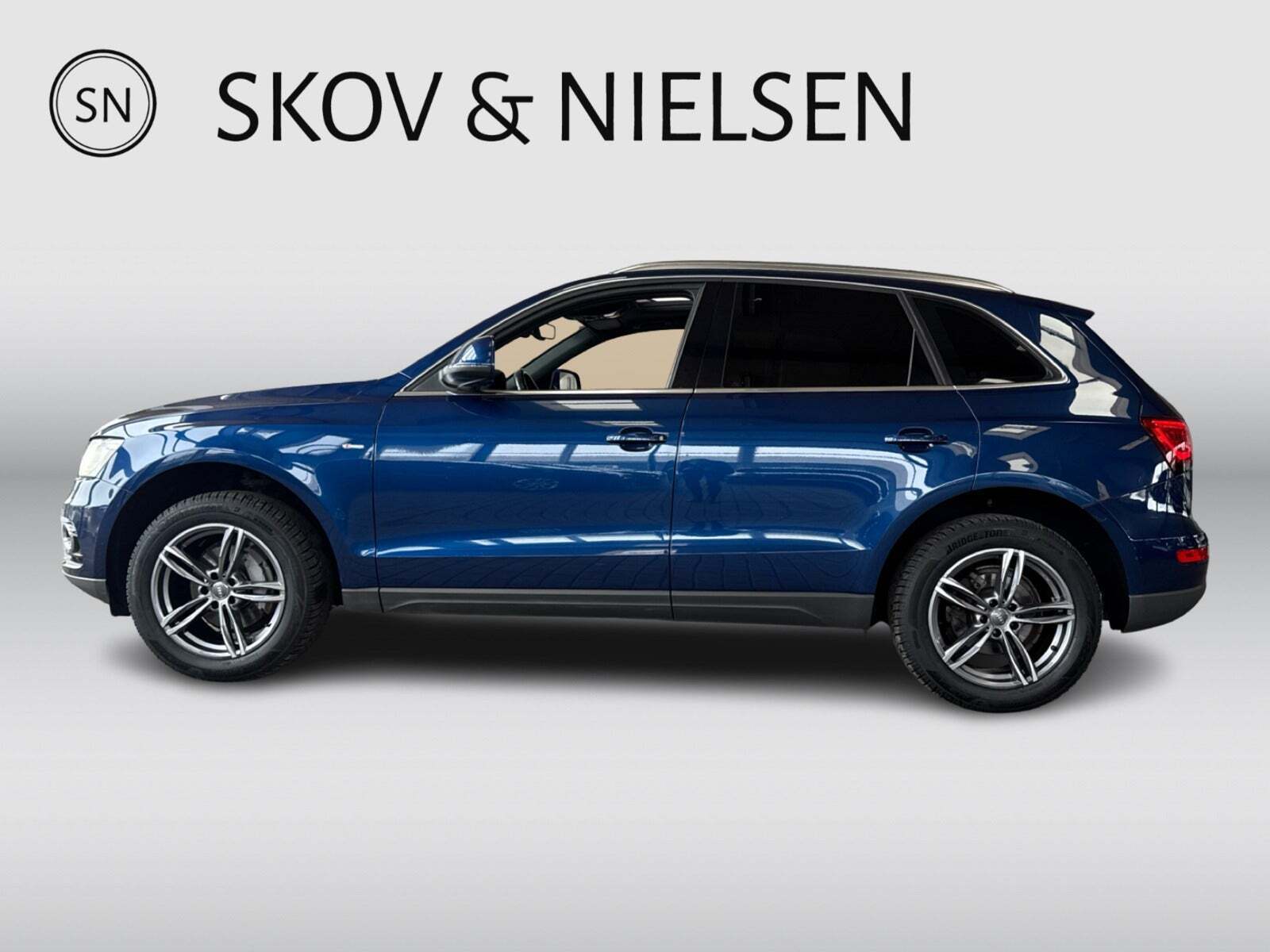 Audi Q5 2,0 TDi 177 S-line quattro S-tr. Van