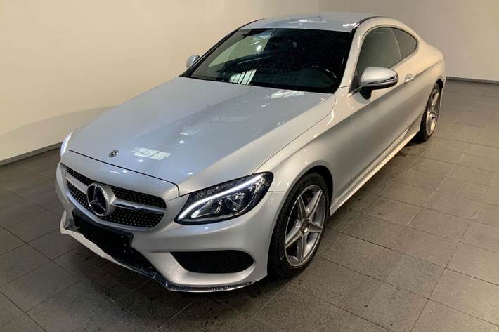 Sølv Mercedes C300 fra 2017