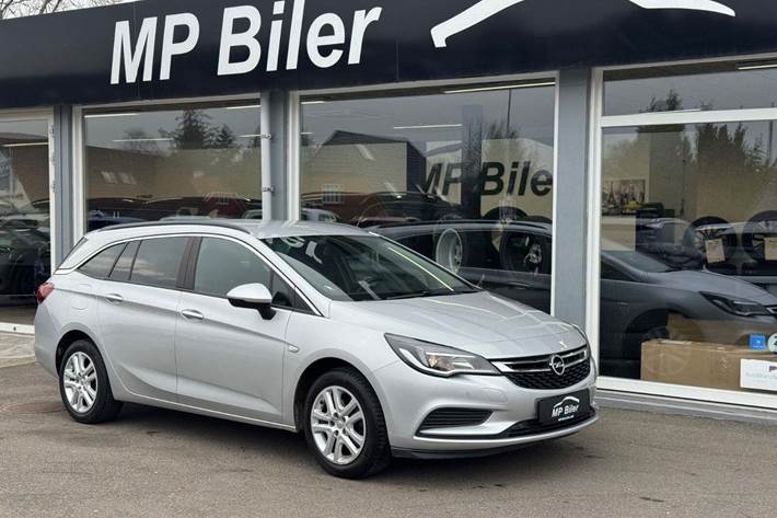 Sølv Opel Astra fra 2018