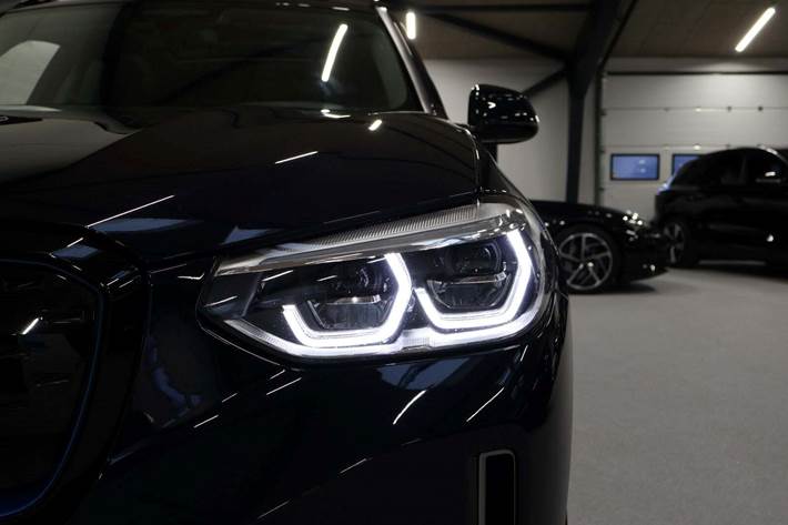 Sort BMW iX3 fra 2021