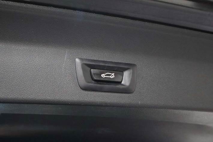 Grå BMW iX3 fra 2022