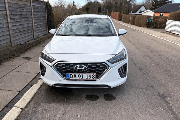 Hvid Hyundai Ioniq fra 2021