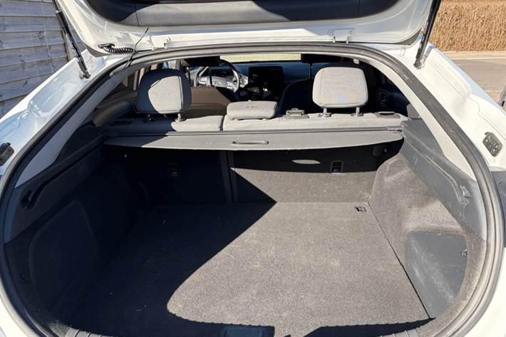 Hvid Hyundai Ioniq fra 2021