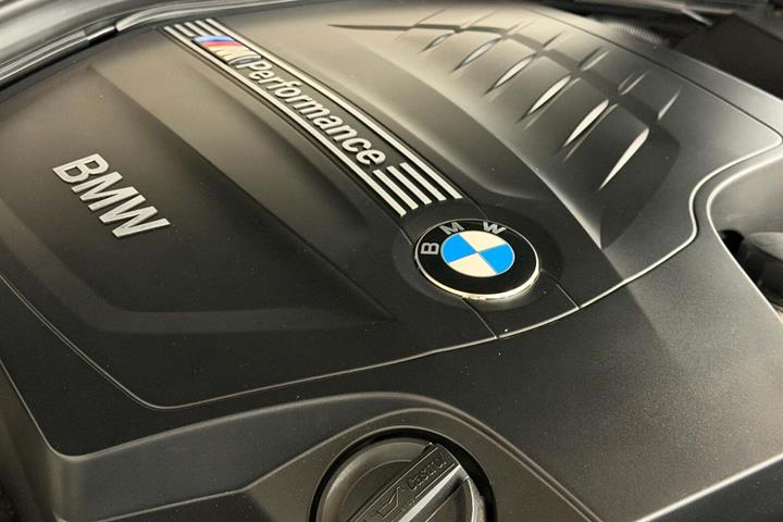 Rød BMW 435i fra 2014 set udefra
