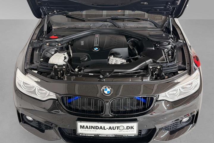 Rød BMW 435i fra 2014 set udefra