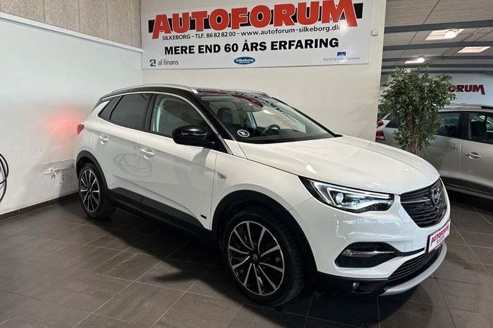 Hvid Opel Grandland X fra 2021